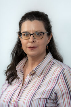 2021-jennifer-bourne-headshot